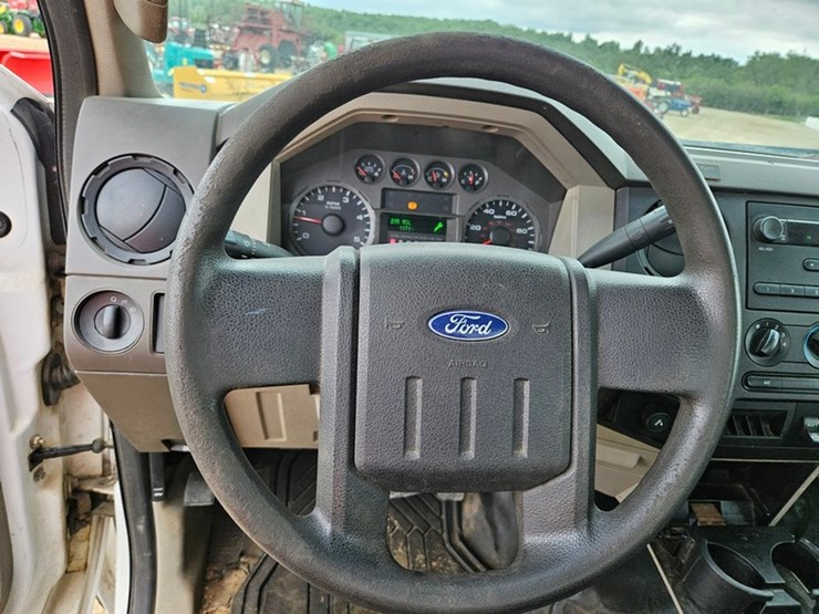 2008-ford-f550-image-43