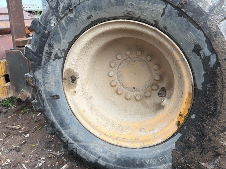 1990-deere-444e-image-34