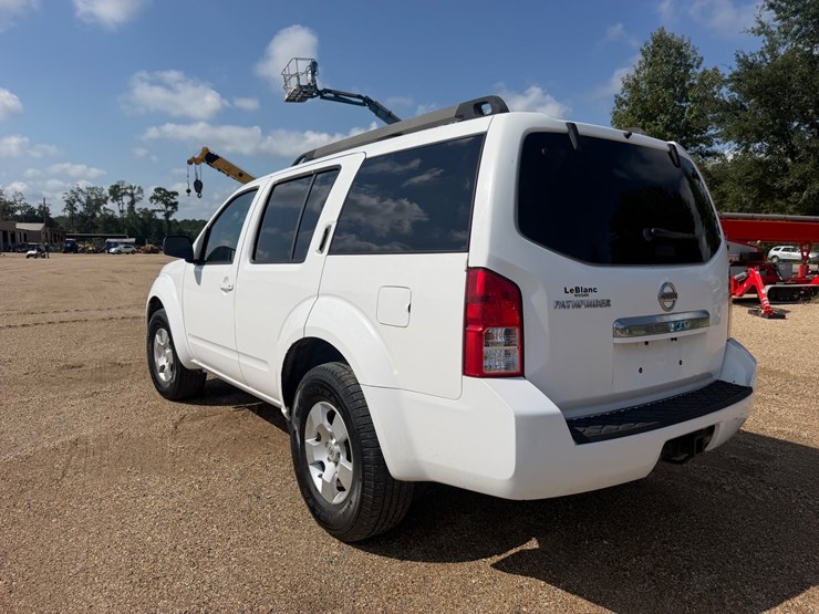 2008-nissan-pathfinder-image-3