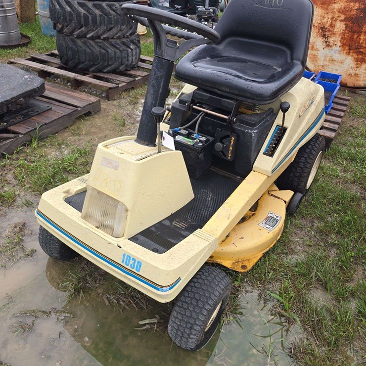 CUB CADET 1030