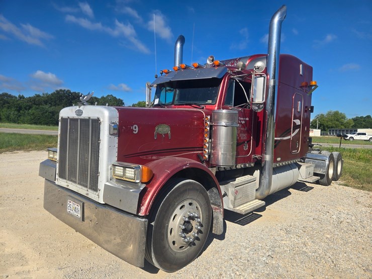 1995-peterbilt-379-image-2