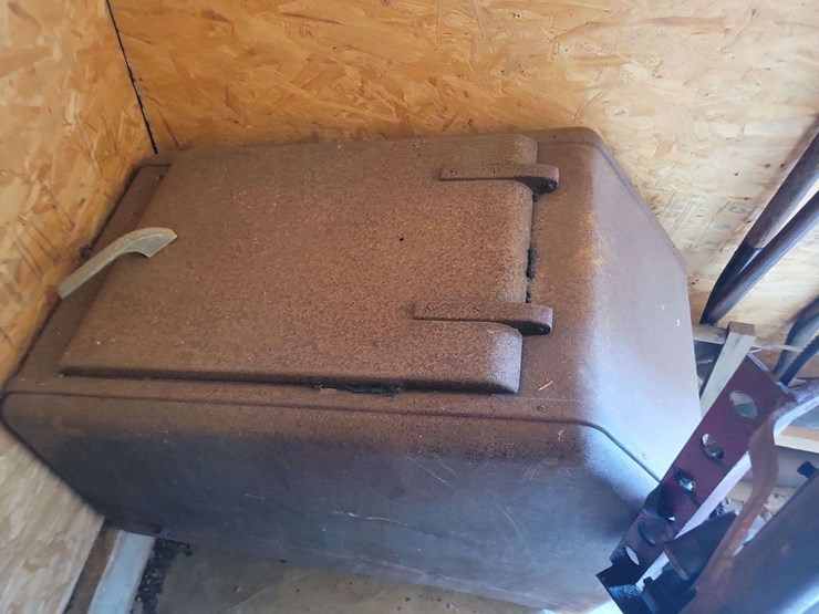 wagon-hoist,-heater,-sickles-and-more-image-3