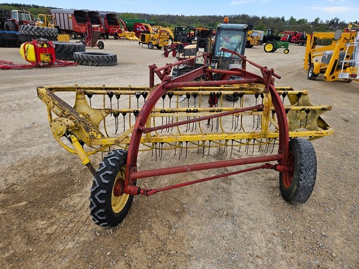 new-holland-256-image-4