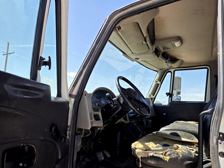 2016-international-durastar-4300-image-9