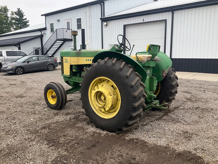 1958-john-deere-730-image-3