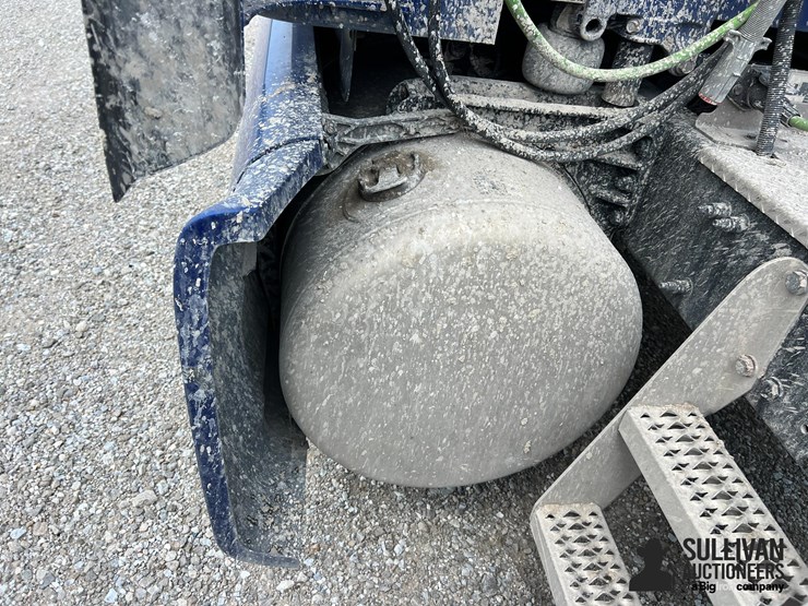 2019-peterbilt-384-image-20