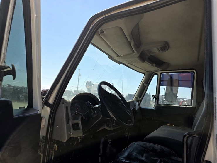 2015-international-durastar-4300-image-3