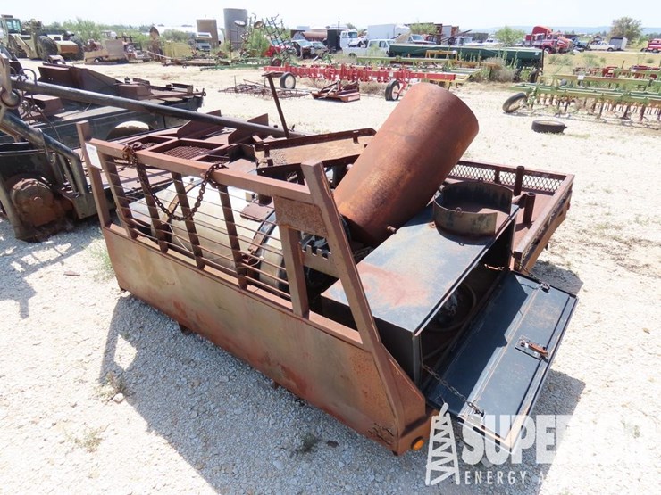 2011-massey-ferguson-8-image-1