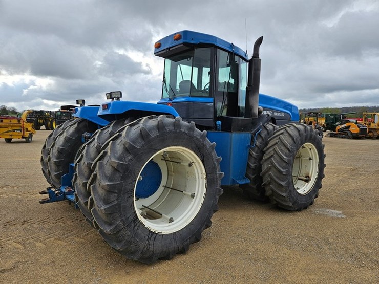 new-holland-9682-image-5