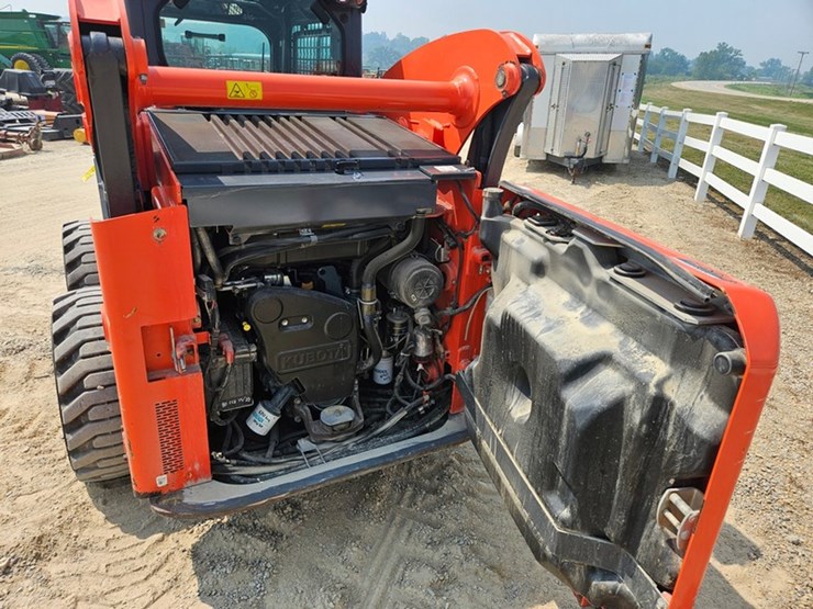 2016-kubota-ssv75-image-12