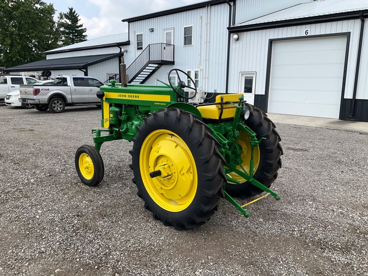 1957-john-deere-320-image-3