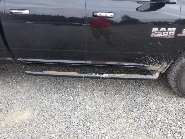 2017-dodge-2500-image-19