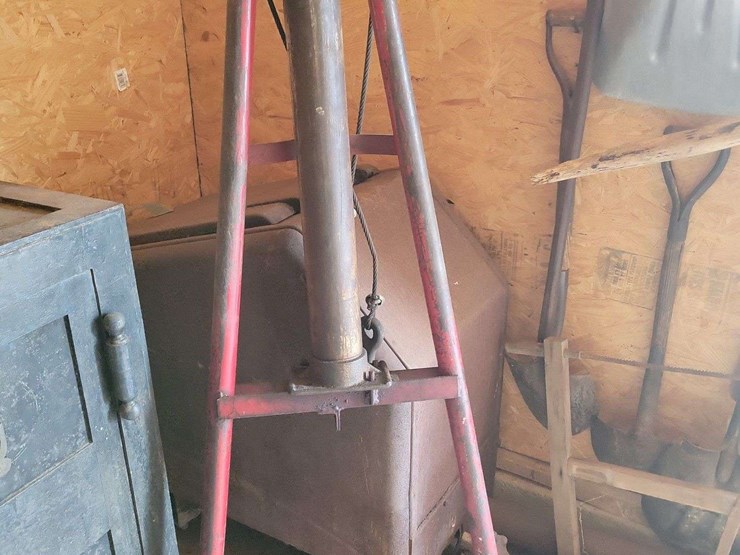 wagon-hoist,-heater,-sickles-and-more-image-2