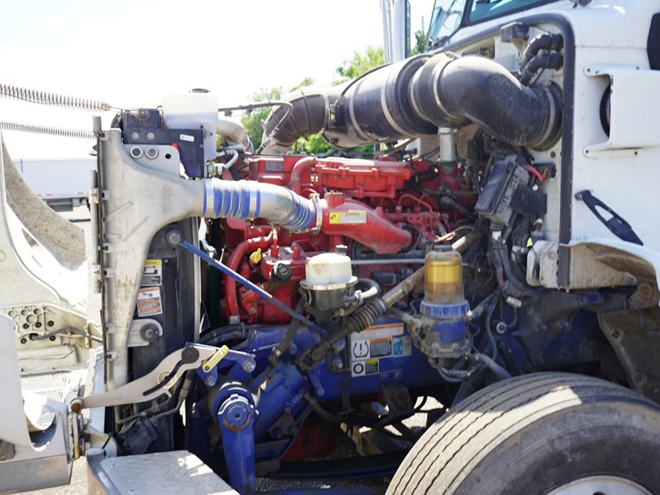 2015-peterbilt-365-t/a-daycab-truck-tractor-image-24