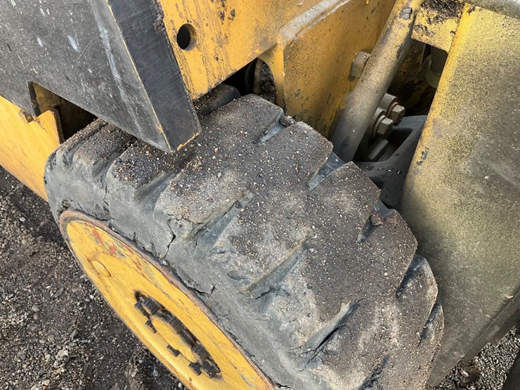 caterpillar-mc30-image-32