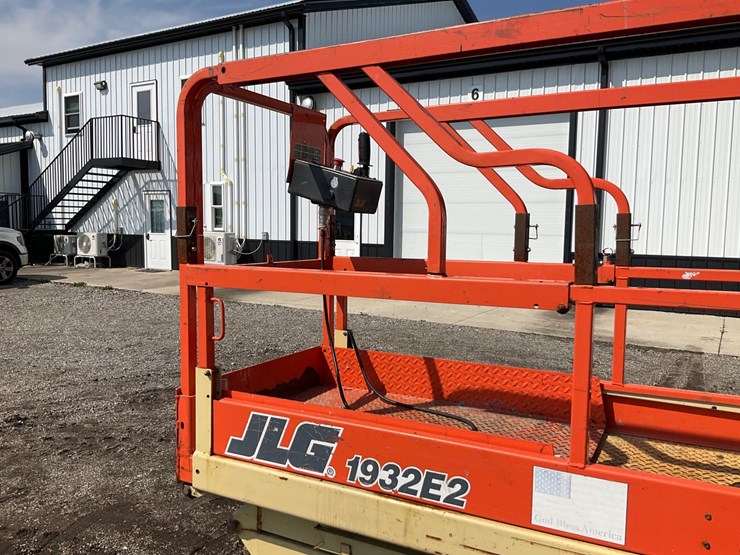 jlg-1932e2-image-24