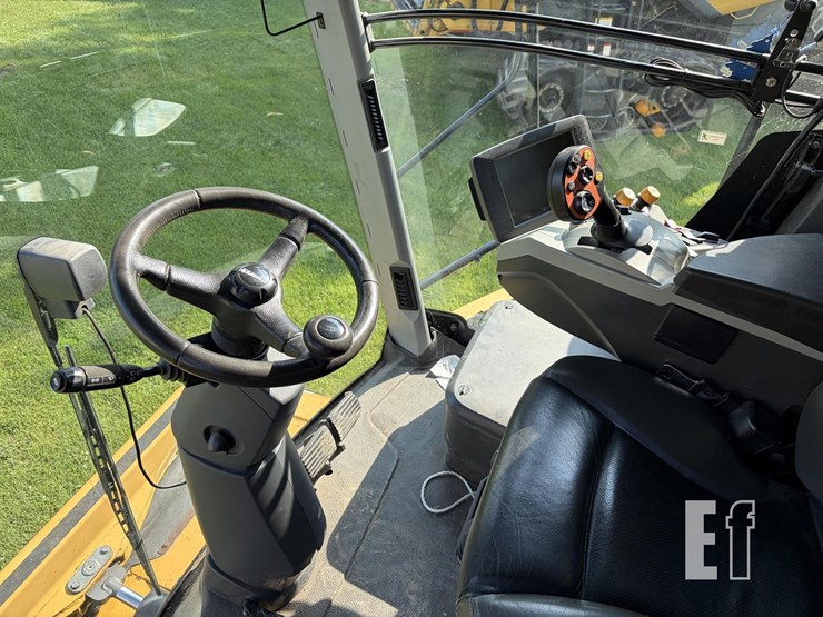 2013-caterpillar-c13-image-21