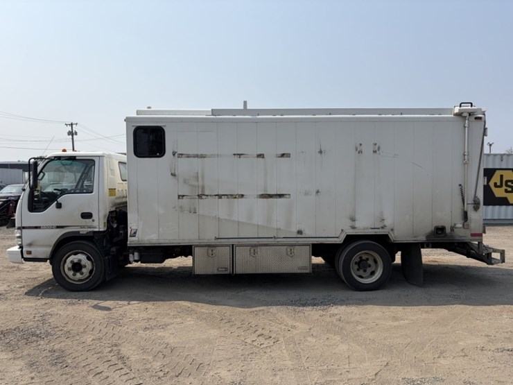 2007-gmc-w5500hd-image-7