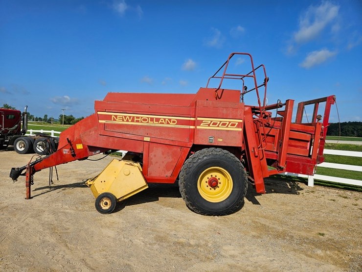 2000-new-holland-2000-image-2