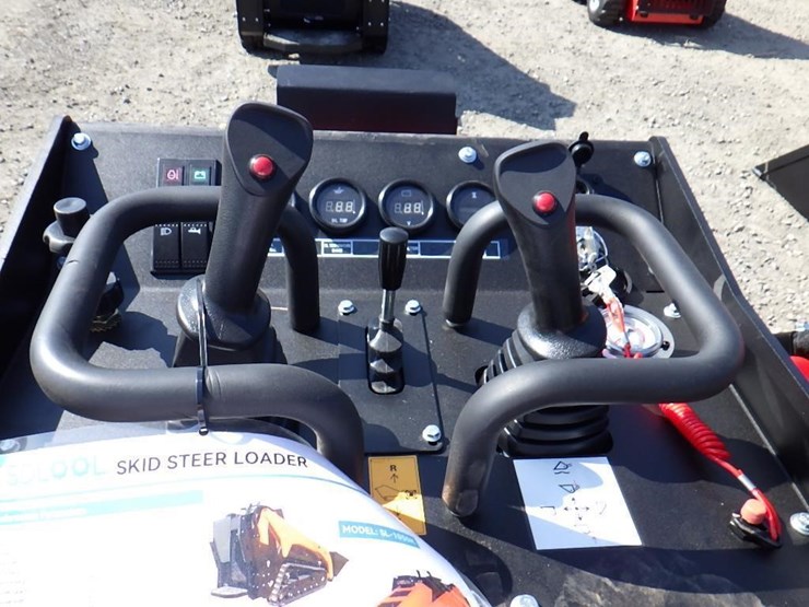 2026-sdlool-1050k-skid-steer-tracked-loader-image-12