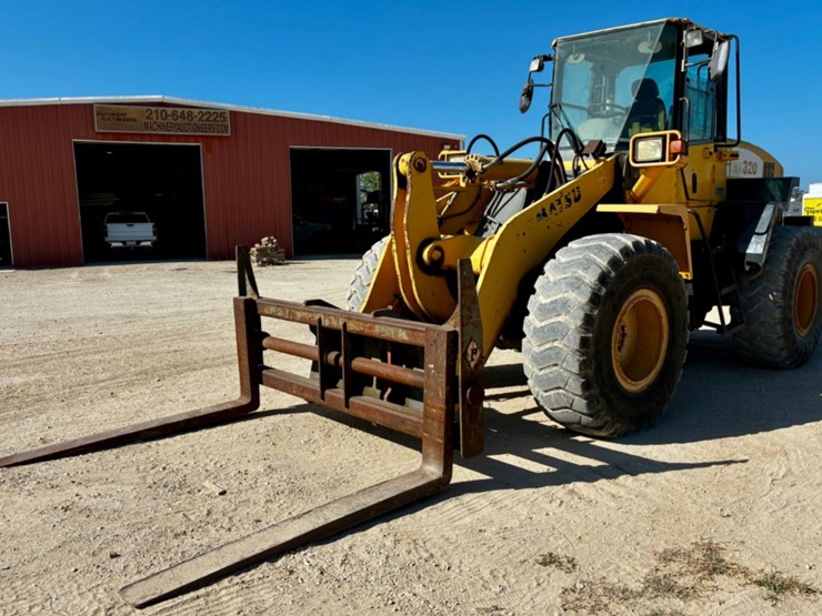 2005-komatsu-wa320-image-1
