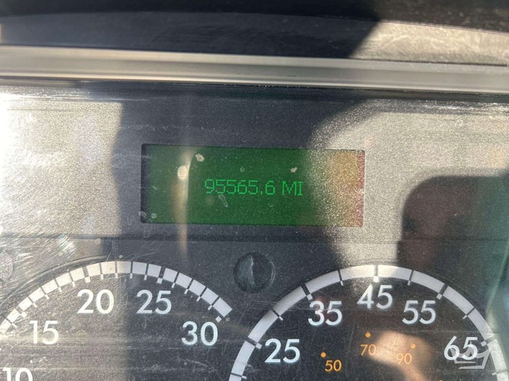 2018-freightliner-m2-106-image-6