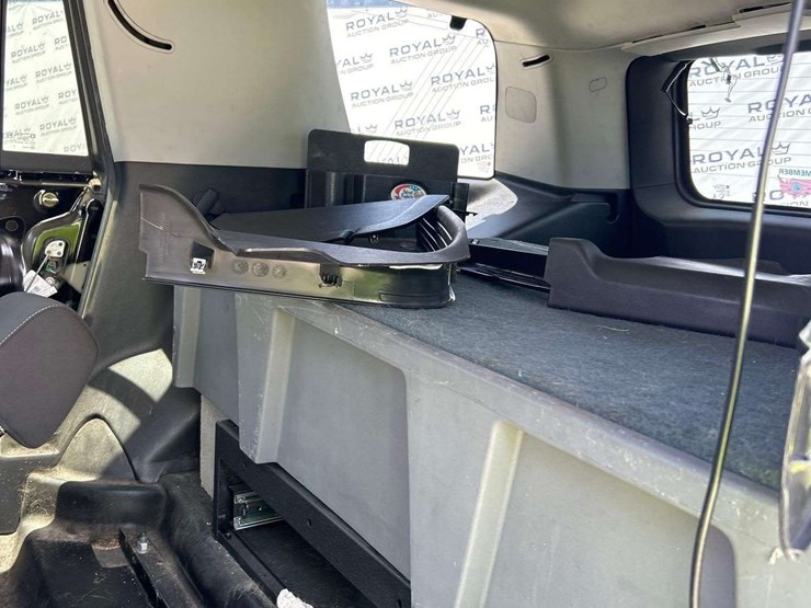 2018-chevrolet-tahoe-image-23