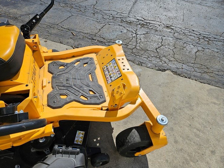 #651-•-cub-cadet-zt1-zero-turn-mower-image-24