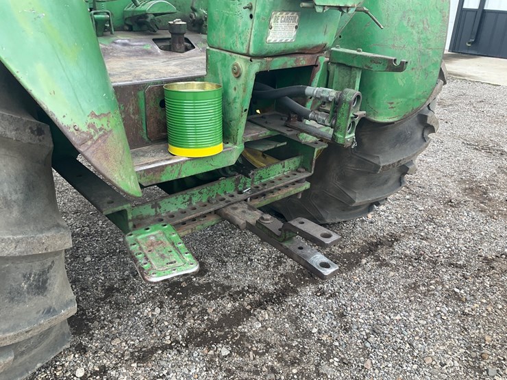 1958-john-deere-820-image-19