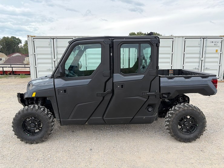 2025-polaris-ranger-crew-image-2