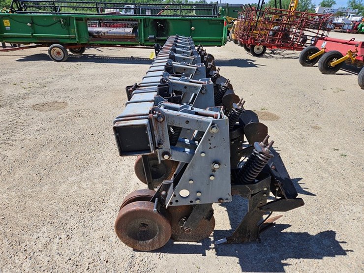 #80-•-hiniker-3pt-8-row-30"-cultivator-image-2