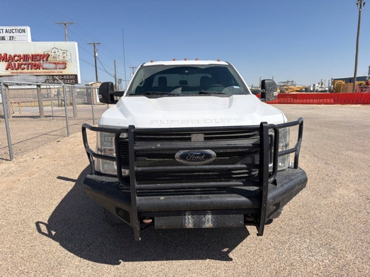 2019-ford-f350-image-2