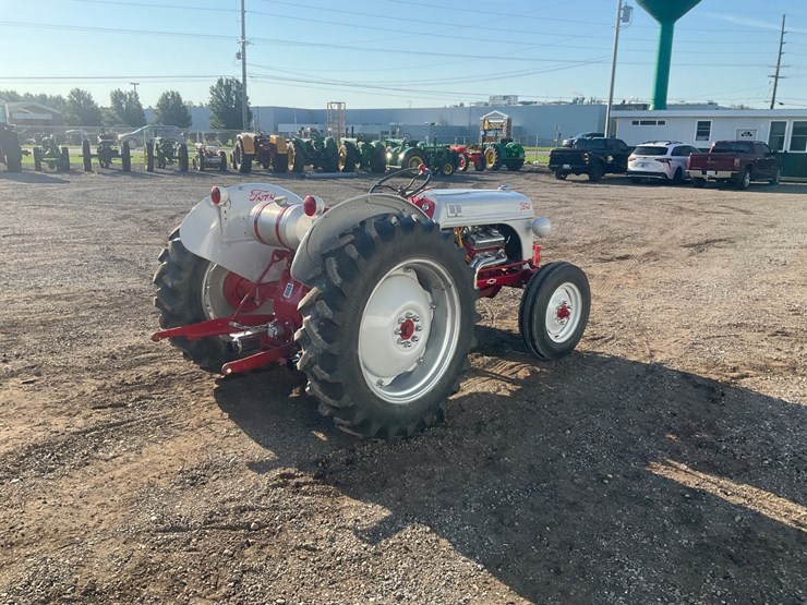 ford-tractor-image-5