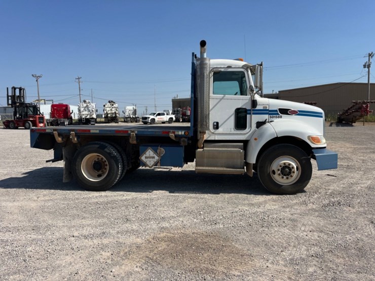 2013-peterbilt-337-image-4