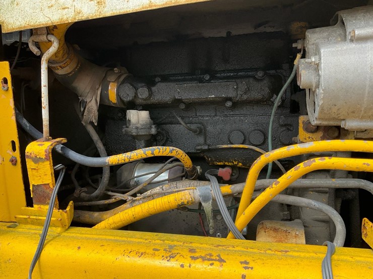 massey-ferguson-2500-image-17