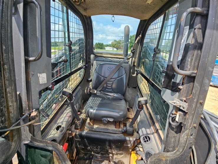 new-holland-c238-image-21