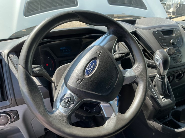 2015-ford-transit-image-18
