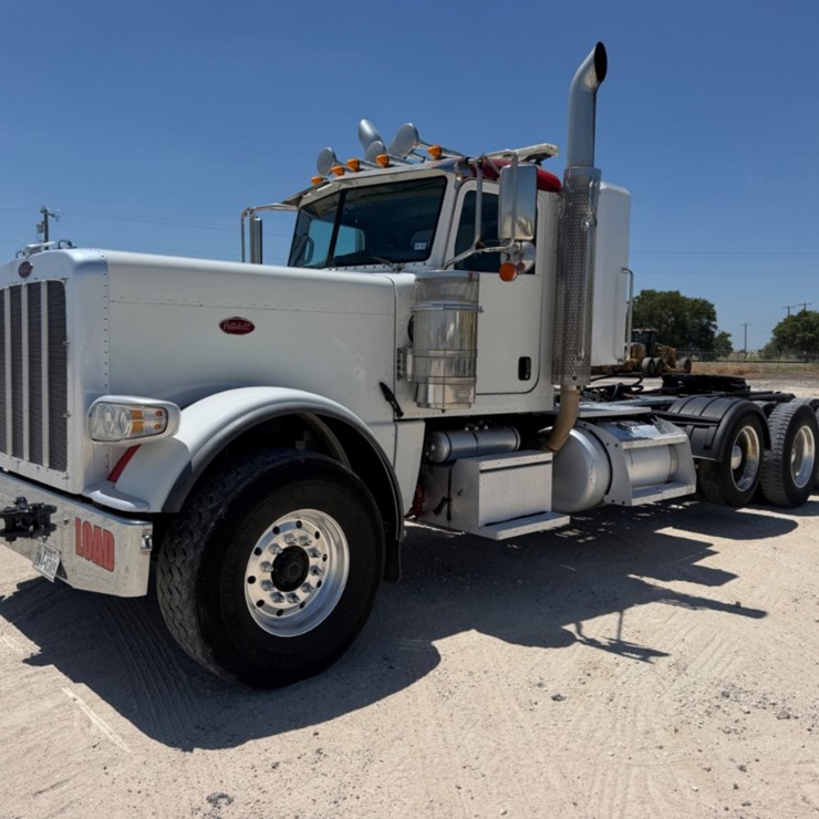 2020 PETERBILT 389