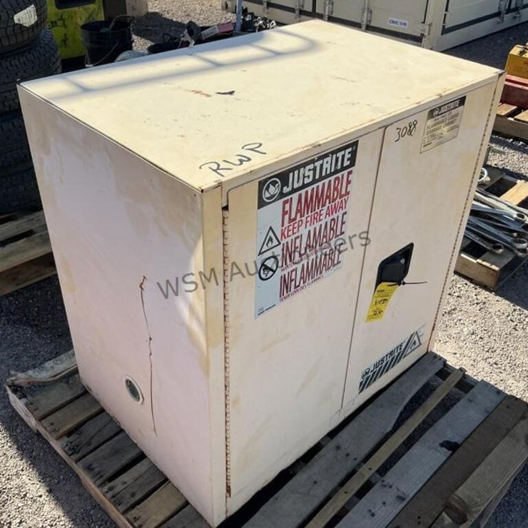 FLAMMABLE STORAGE CABINET