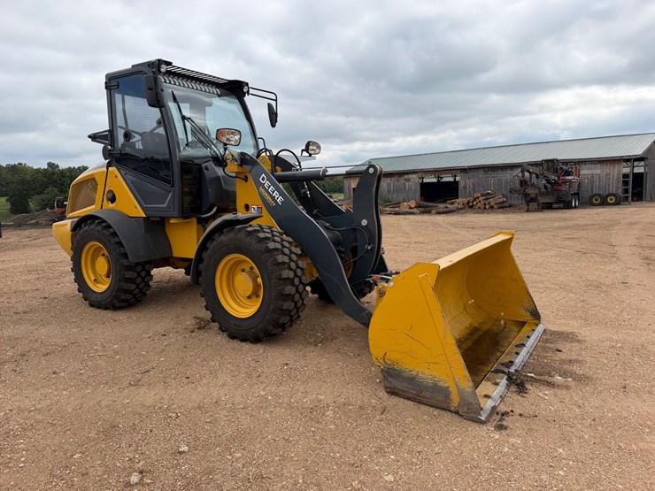 2023-john-deere-g-image-7