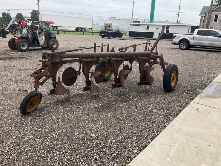 #5312-•-4-bottom-pull-type-moldboard-plow-image-4