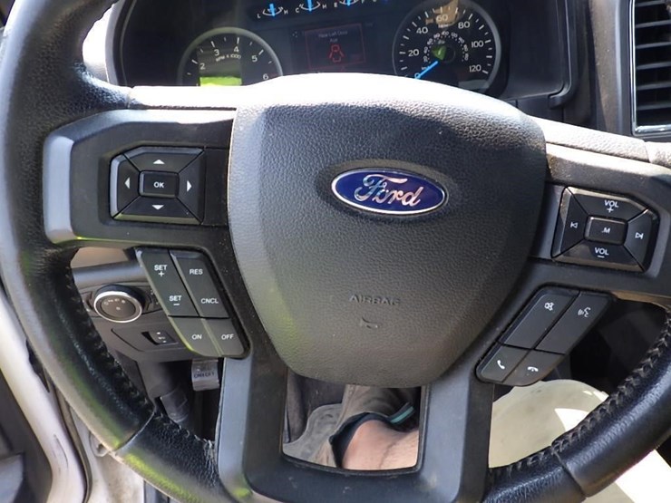 2016-ford-f150-image-32