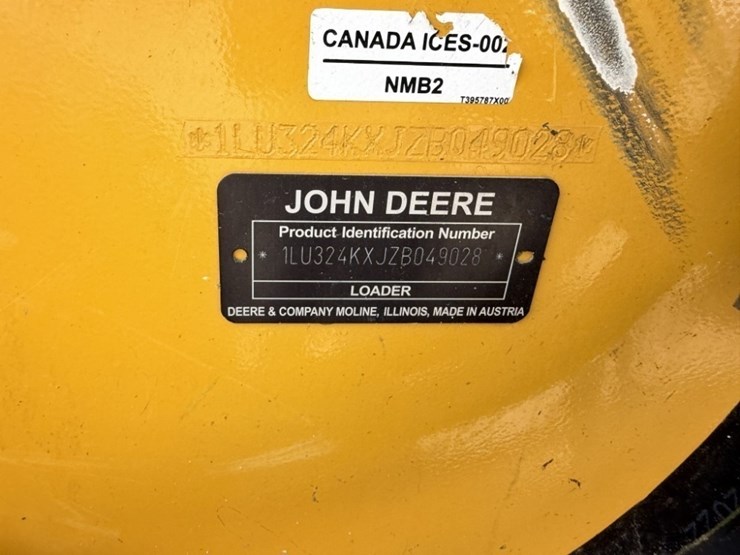 2018-deere-324k-image-9