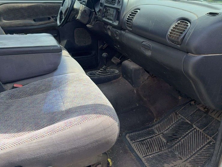 2001-dodge-ram-1500-image-8