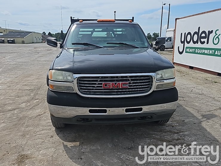 2002-gmc-sierra-3500-image-8