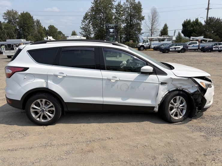 2018-ford-escape-se-image-3