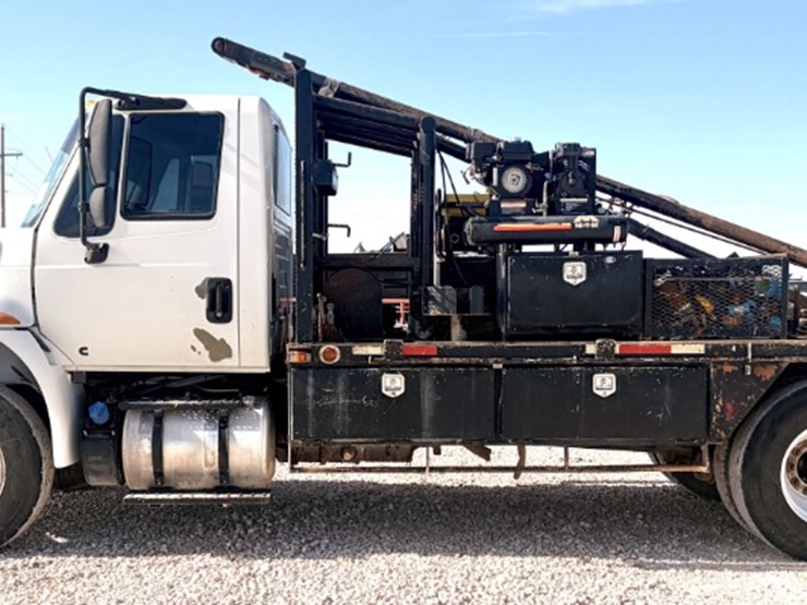 2019-international-durastar-4300-image-8