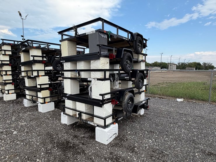 qty-of-(5)-2027-carry-on-trailers-z5x8gw2k-image-1