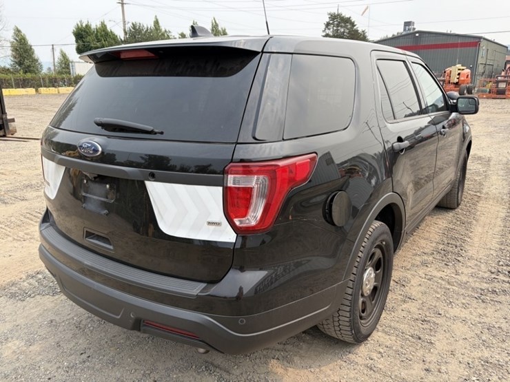 2018-ford-explorer-image-4