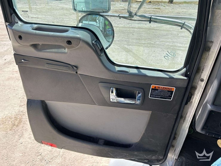 2019-kenworth-t370-image-12